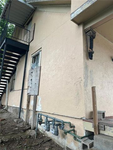 415 S 9TH Street, St Joseph, MO 64501