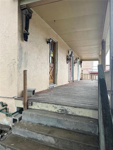 415 S 9TH Street, St Joseph, MO 64501