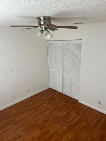 5033 Prairie Dunes Village Cir 5033, Lake Worth, FL 33463