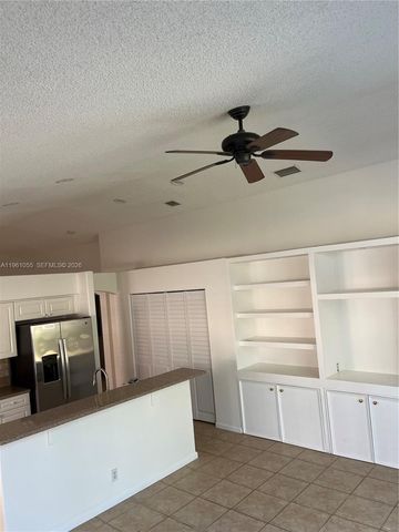 5033 Prairie Dunes Village Cir 5033, Lake Worth, FL 33463