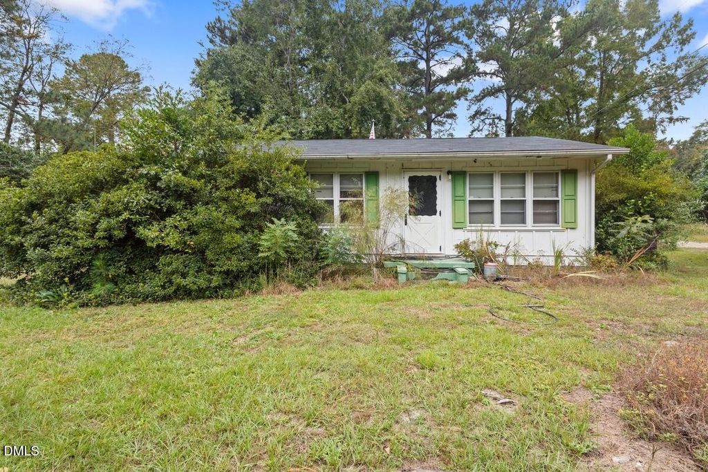 2854 John Brady Road, Fayetteville, NC 28306