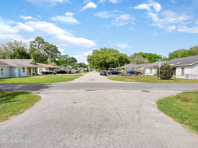 300 Doc Duhon Street, Lafayette, LA 70501