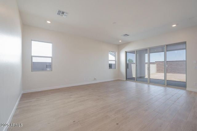 1254 E PENEDES Drive, Gilbert, AZ 85298