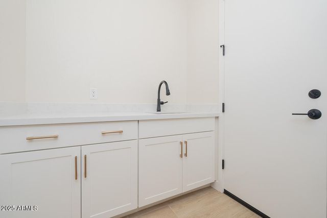 1254 E PENEDES Drive, Gilbert, AZ 85298