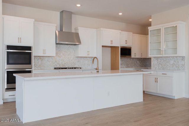 1254 E PENEDES Drive, Gilbert, AZ 85298