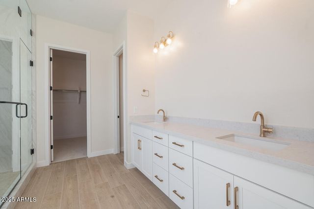 1254 E PENEDES Drive, Gilbert, AZ 85298