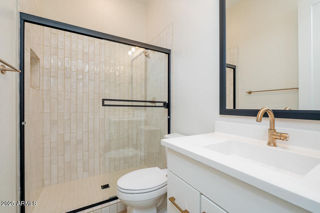 1254 E PENEDES Drive, Gilbert, AZ 85298