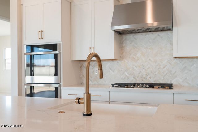 1254 E PENEDES Drive, Gilbert, AZ 85298