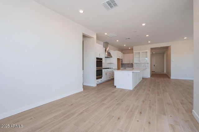 1254 E PENEDES Drive, Gilbert, AZ 85298