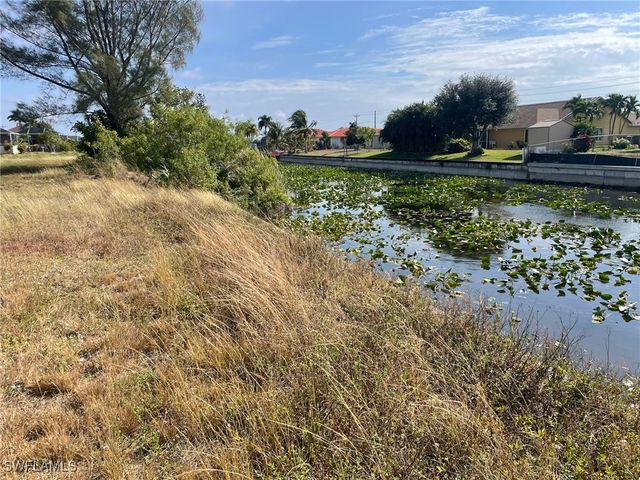 158 SW 31st TER, Cape Coral, FL 33914