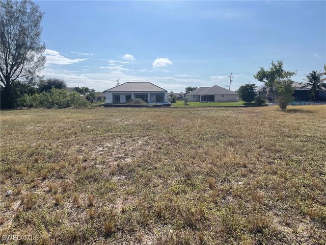 158 SW 31st TER, Cape Coral, FL 33914