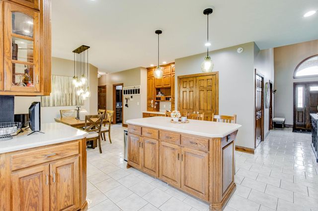 2889 Stoneybrook Drive 2889 Stoneybrook Drive, Lima, OH 45805