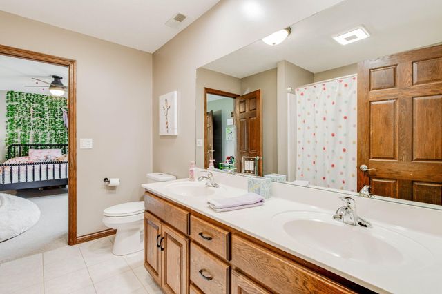 2889 Stoneybrook Drive 2889 Stoneybrook Drive, Lima, OH 45805