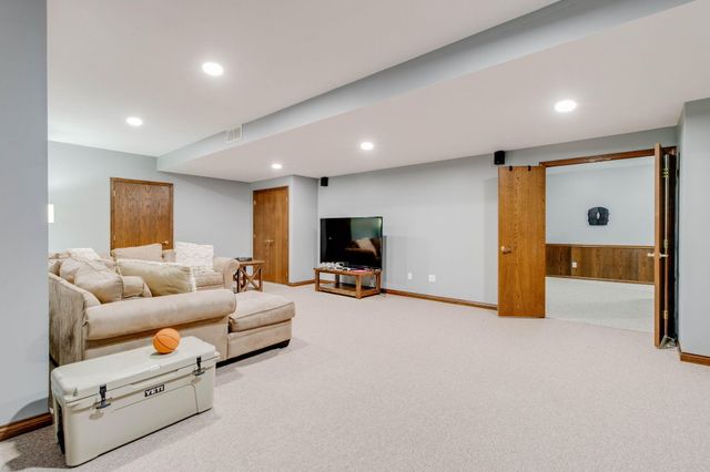 2889 Stoneybrook Drive 2889 Stoneybrook Drive, Lima, OH 45805