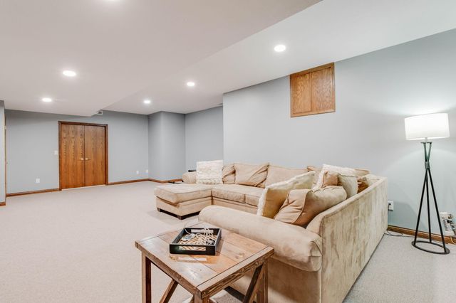 2889 Stoneybrook Drive 2889 Stoneybrook Drive, Lima, OH 45805