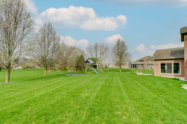2889 Stoneybrook Drive 2889 Stoneybrook Drive, Lima, OH 45805