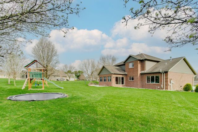 2889 Stoneybrook Drive 2889 Stoneybrook Drive, Lima, OH 45805