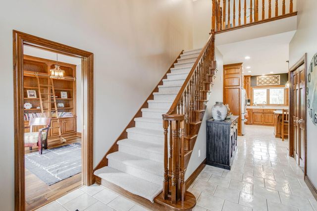 2889 Stoneybrook Drive 2889 Stoneybrook Drive, Lima, OH 45805