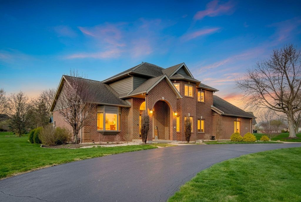 2889 Stoneybrook Drive 2889 Stoneybrook Drive, Lima, OH 45805