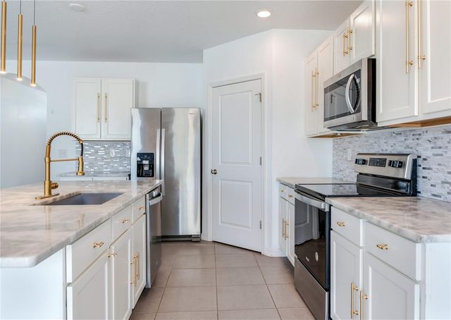 2412 KNIGHT ISLAND DRIVE, Brandon, FL 33511