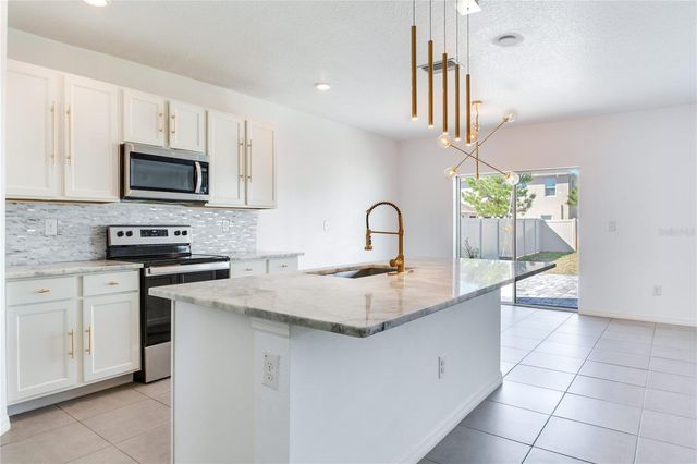 2412 KNIGHT ISLAND DRIVE, Brandon, FL 33511