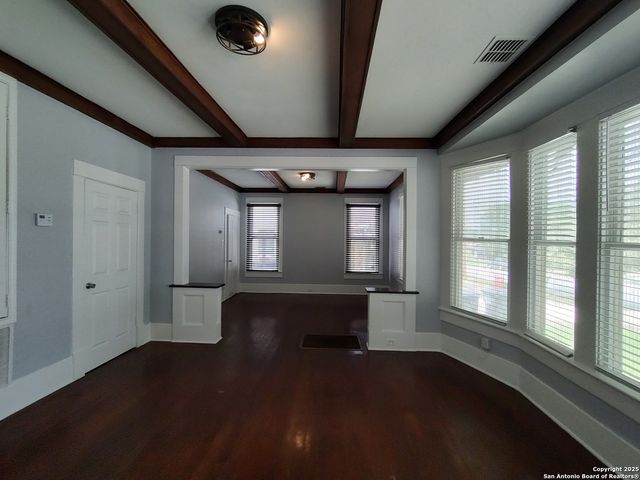826 W Russell, San Antonio, TX 78212