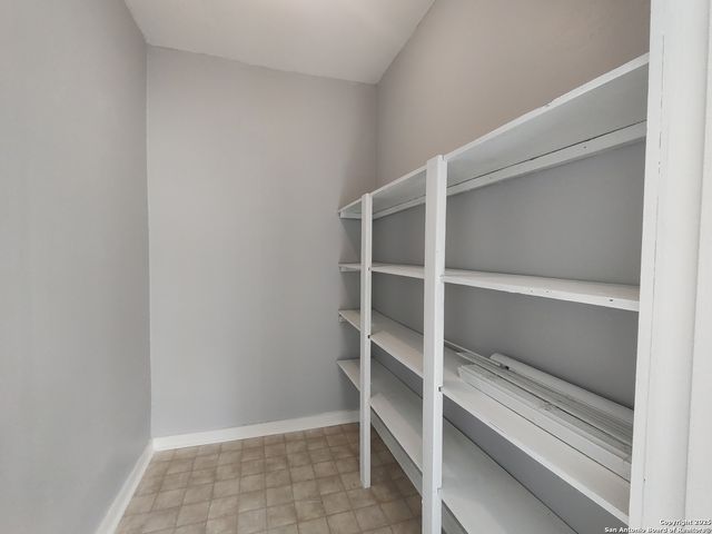 826 W Russell, San Antonio, TX 78212