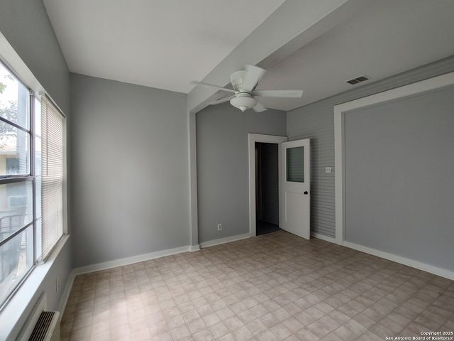 826 W Russell, San Antonio, TX 78212