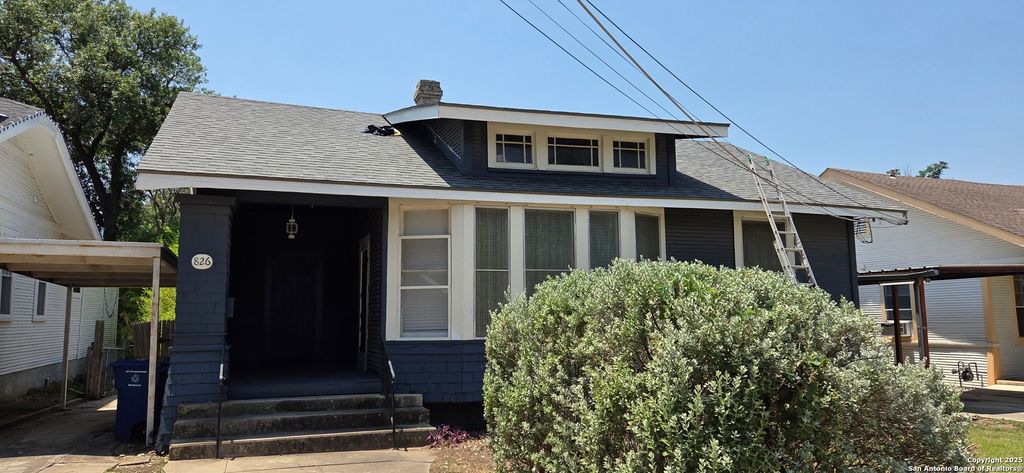 826 W Russell, San Antonio, TX 78212