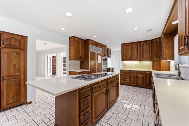 5443 Queensloch Drive, Houston, TX 77096