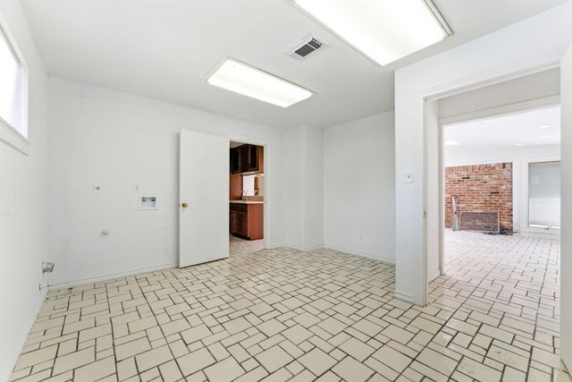 5443 Queensloch Drive, Houston, TX 77096