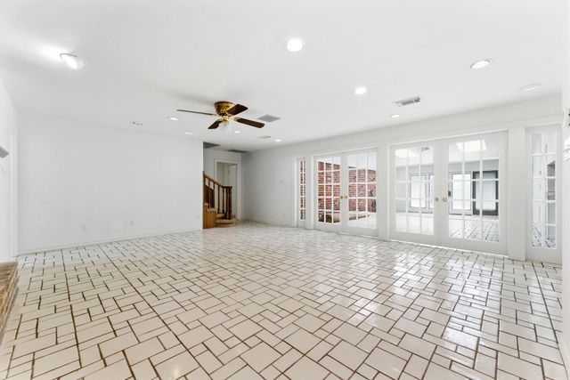 5443 Queensloch Drive, Houston, TX 77096