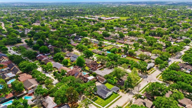 5443 Queensloch Drive, Houston, TX 77096