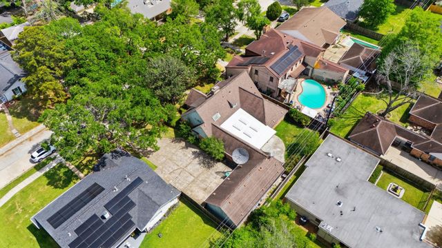 5443 Queensloch Drive, Houston, TX 77096