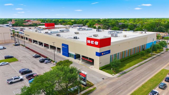 5443 Queensloch Drive, Houston, TX 77096