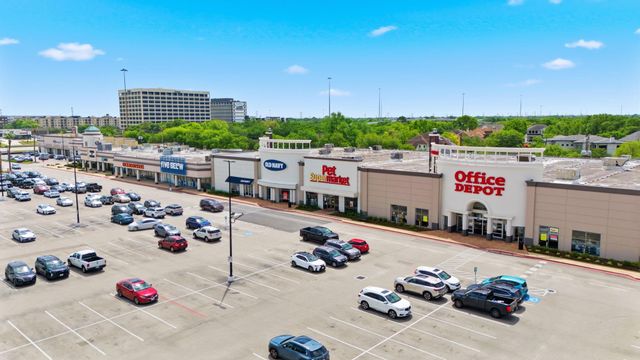 5443 Queensloch Drive, Houston, TX 77096