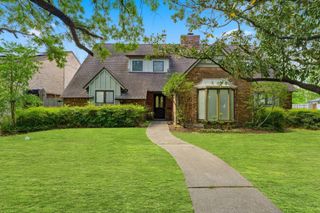 5443 Queensloch Drive, Houston, TX 77096