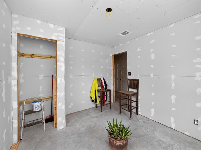 2705 Cory LN, Spicewood, TX 78669