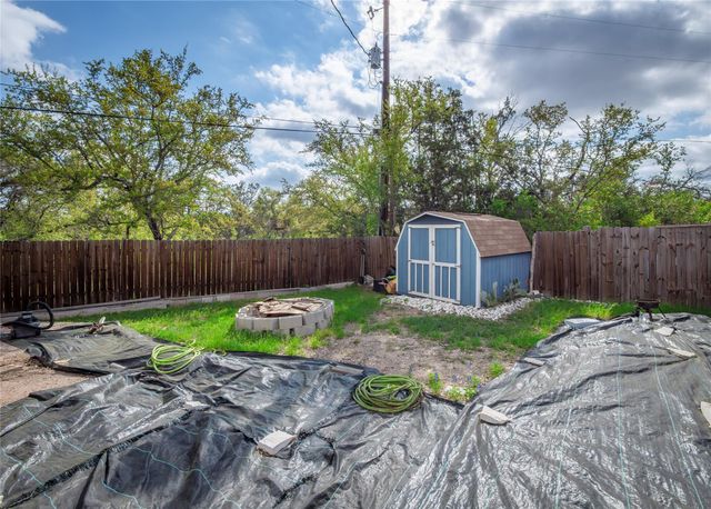 2705 Cory LN, Spicewood, TX 78669