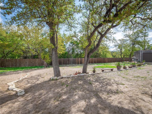 2705 Cory LN, Spicewood, TX 78669