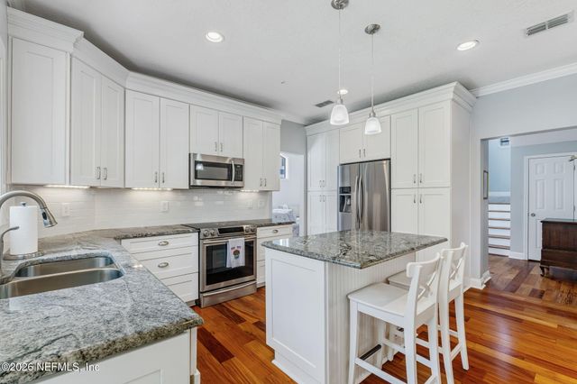 33 MONTEREY Street, Ponte Vedra Beach, FL 32082