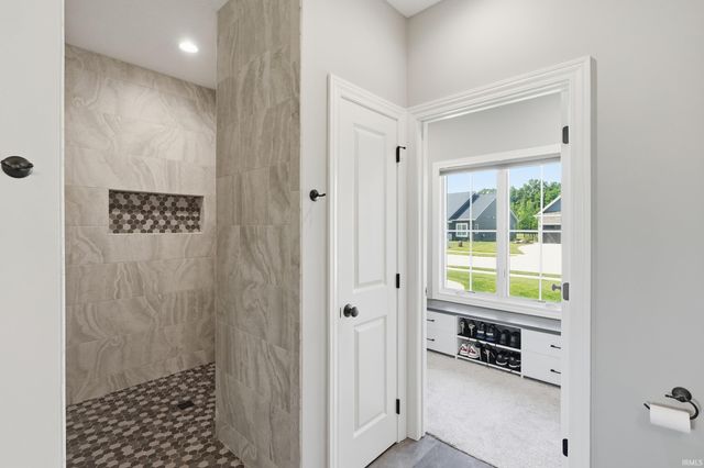 5306 Greyson Heights Drive, Auburn, IN 46706