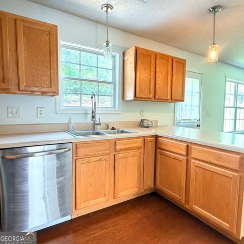 153 Greystone Circle, Hiram, GA 30141