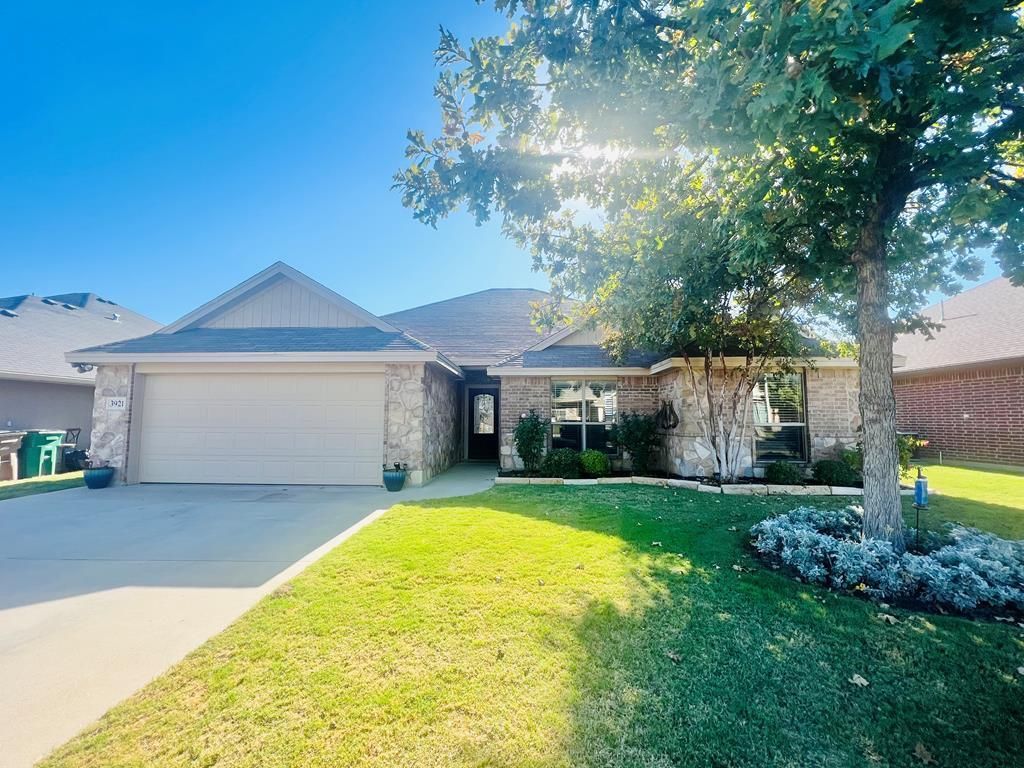 Image 1 of property listing at 3921 Caroline Lane, San Angelo, TX 76904