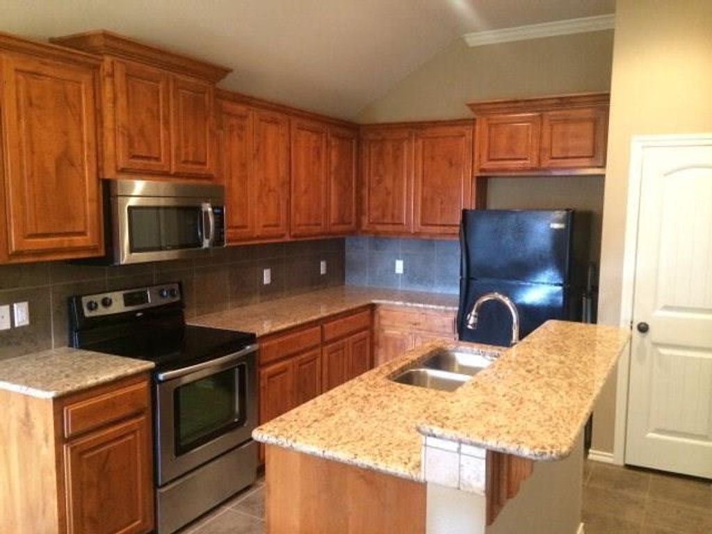 Image 10 of property listing at 3921 Caroline Lane, San Angelo, TX 76904