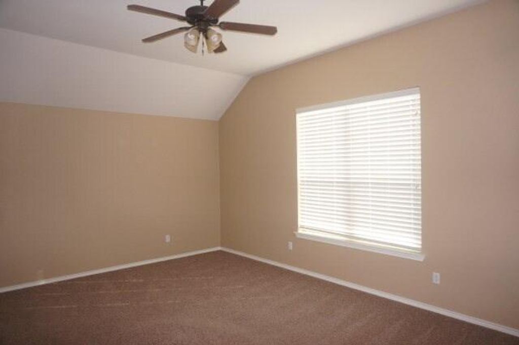 Image 4 of property listing at 3921 Caroline Lane, San Angelo, TX 76904