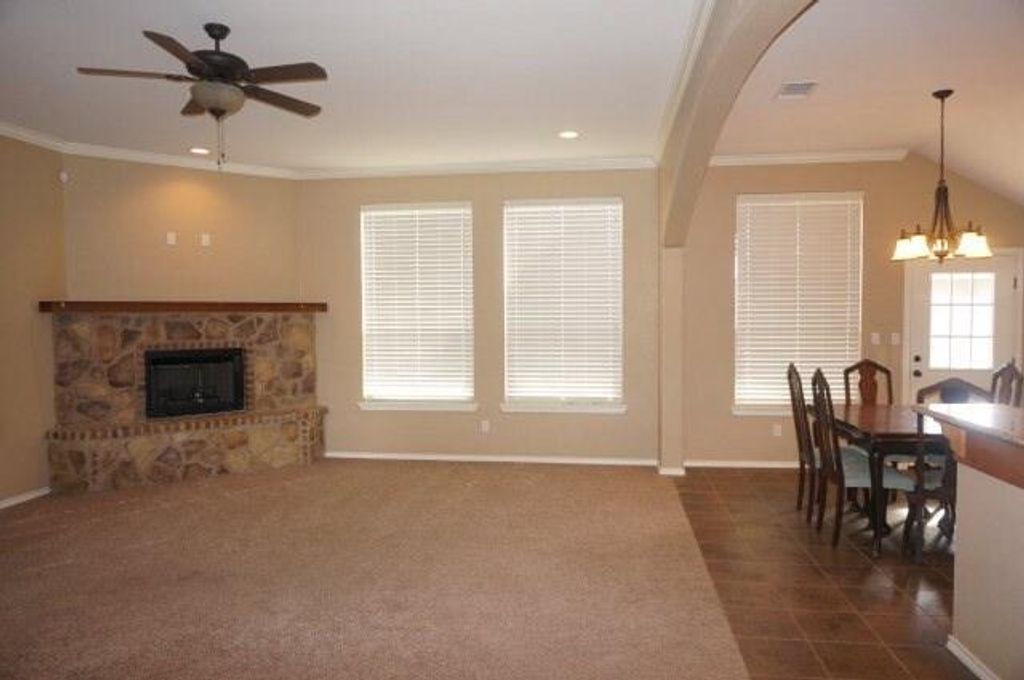 Image 8 of property listing at 3921 Caroline Lane, San Angelo, TX 76904