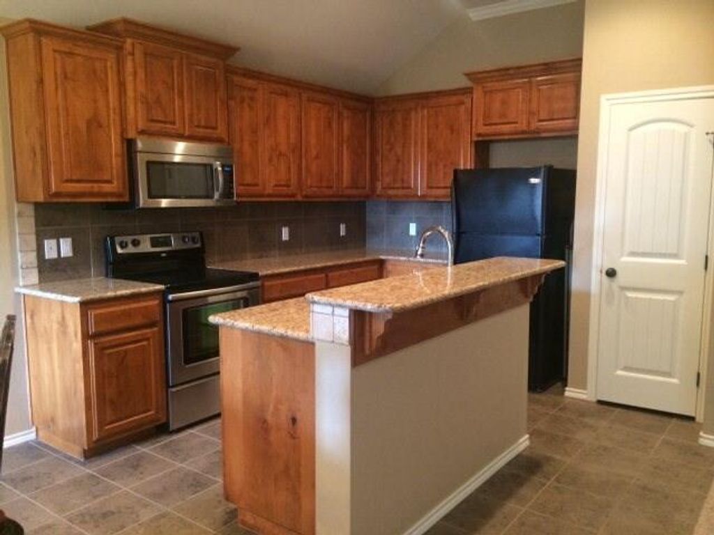 Image 9 of property listing at 3921 Caroline Lane, San Angelo, TX 76904