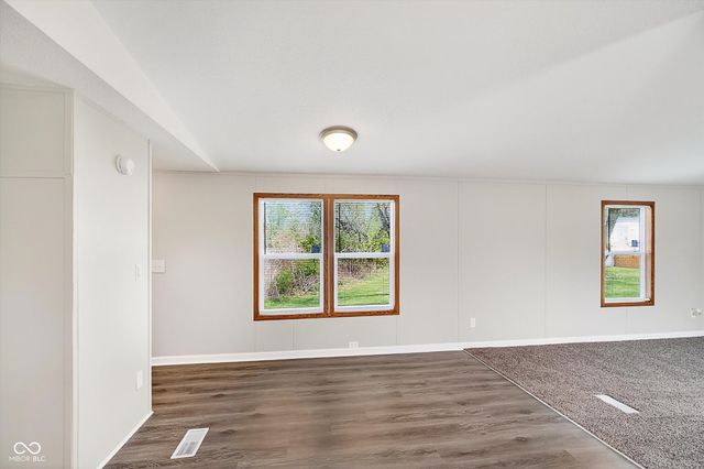 143 Echo Lake E Drive, Mooresville, IN 46158