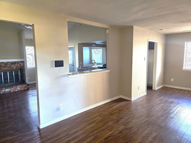 517 Via Sevilla, Mesquite, TX 75150